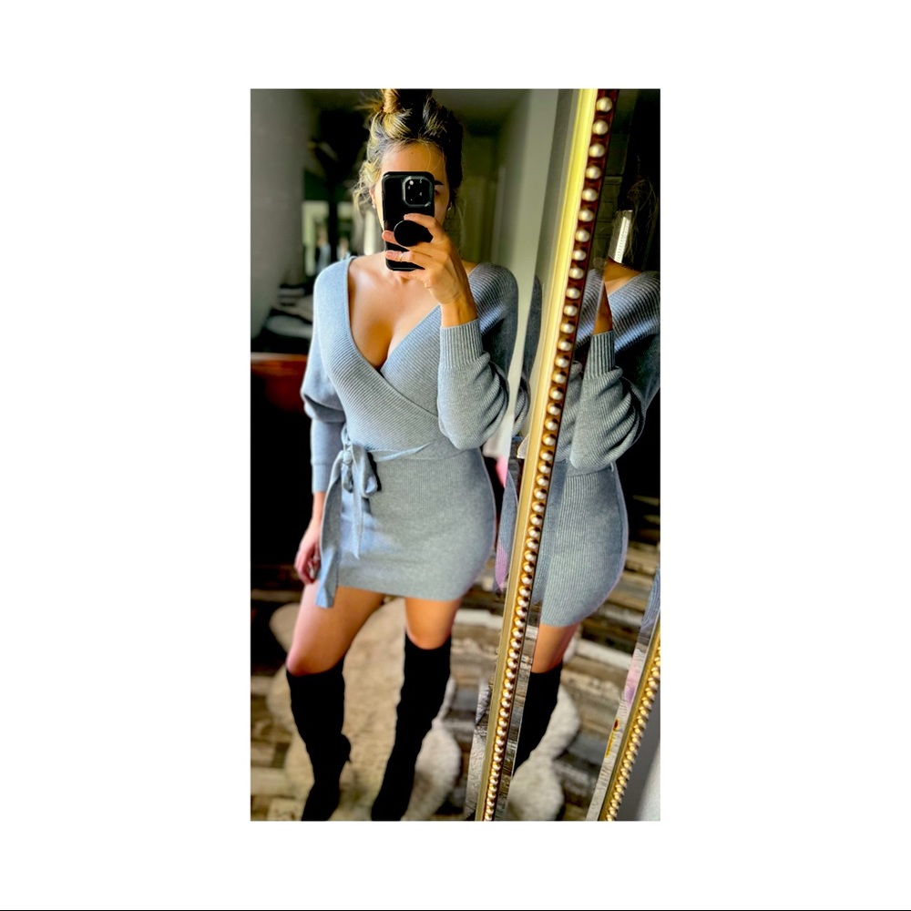 Sexy midi sweater dress from Vici.